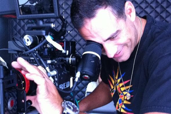 Además se ha desarrollado como productor y director
