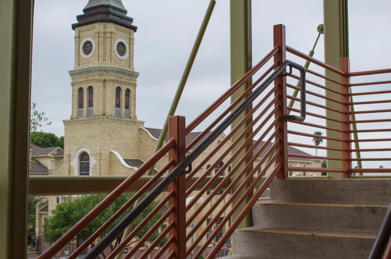 <h3 class="cms-H3-H3">13. McAllen-Edinburg-Mission, Texas</h3>
<br>
<br>🏢 
<b>Proyección de cambio de población: </b>+76.3%
<br>
<br>🏢
<b> Población total, 2020: </b>895,020
<br>
<br>🏢
<b> Población proyectada para 2060: </b>1.6 millones
<br>