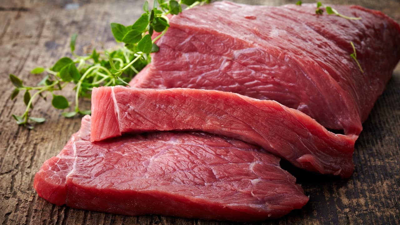 <h2 class="cms-H2-H2">Carne fresca</h2>
<br>La carne fresca o cruda también es de las prohibiciones para poder ingresar al país desde el extranjero, en cualquiera de sus presentaciones.