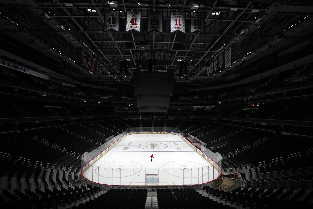 La NHL (National Hockey League) suspendió sus actividades hasta nueva orden.