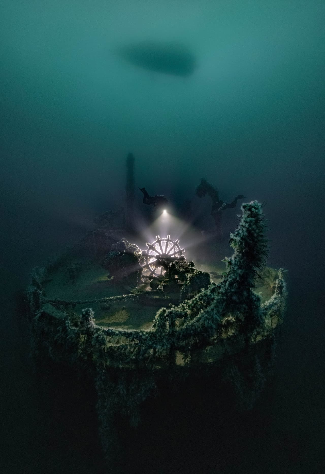 <b>‘Barco abandonado’</b>
<br>
<br>Ganadora en la categoría ‘naufragios’. Este barco es conocido como el naufragio de Tyrifjord, a 40 metros de profundidad en aguas de Noruega. 
<br>