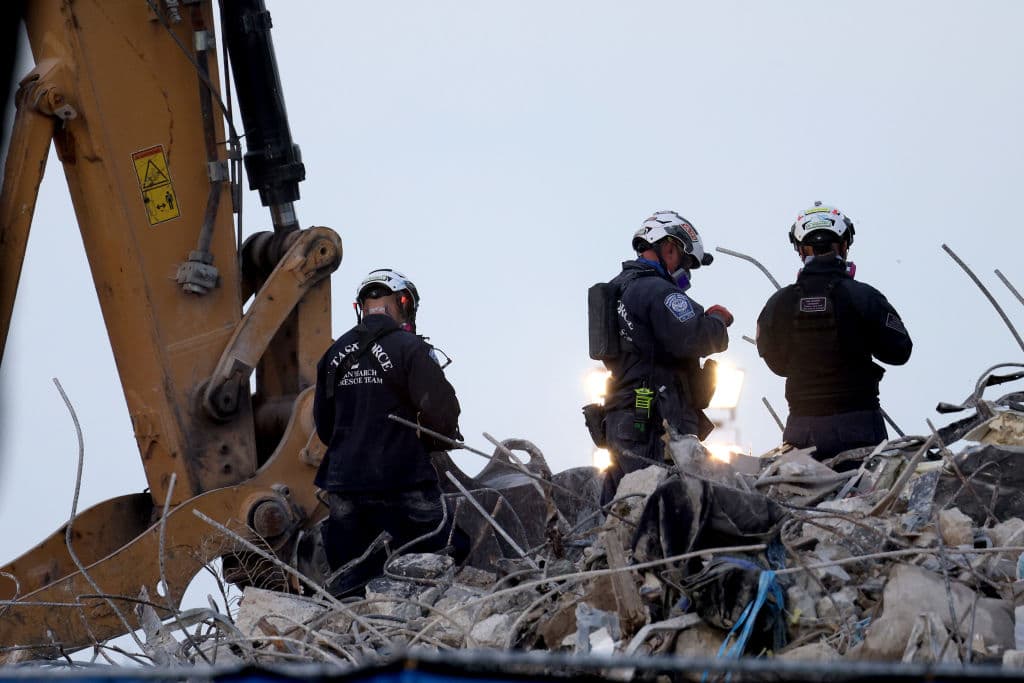 Los investigadores del colapso del condominio de Surfside buscan tener su informe final en junio de 2025 