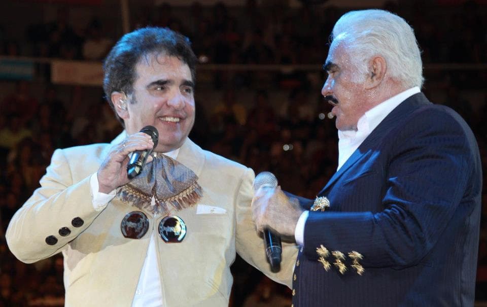 Vicente Fernández Jr. es el primogénito del gran exponente de la canción ranchera, Don Vicente Fernández.