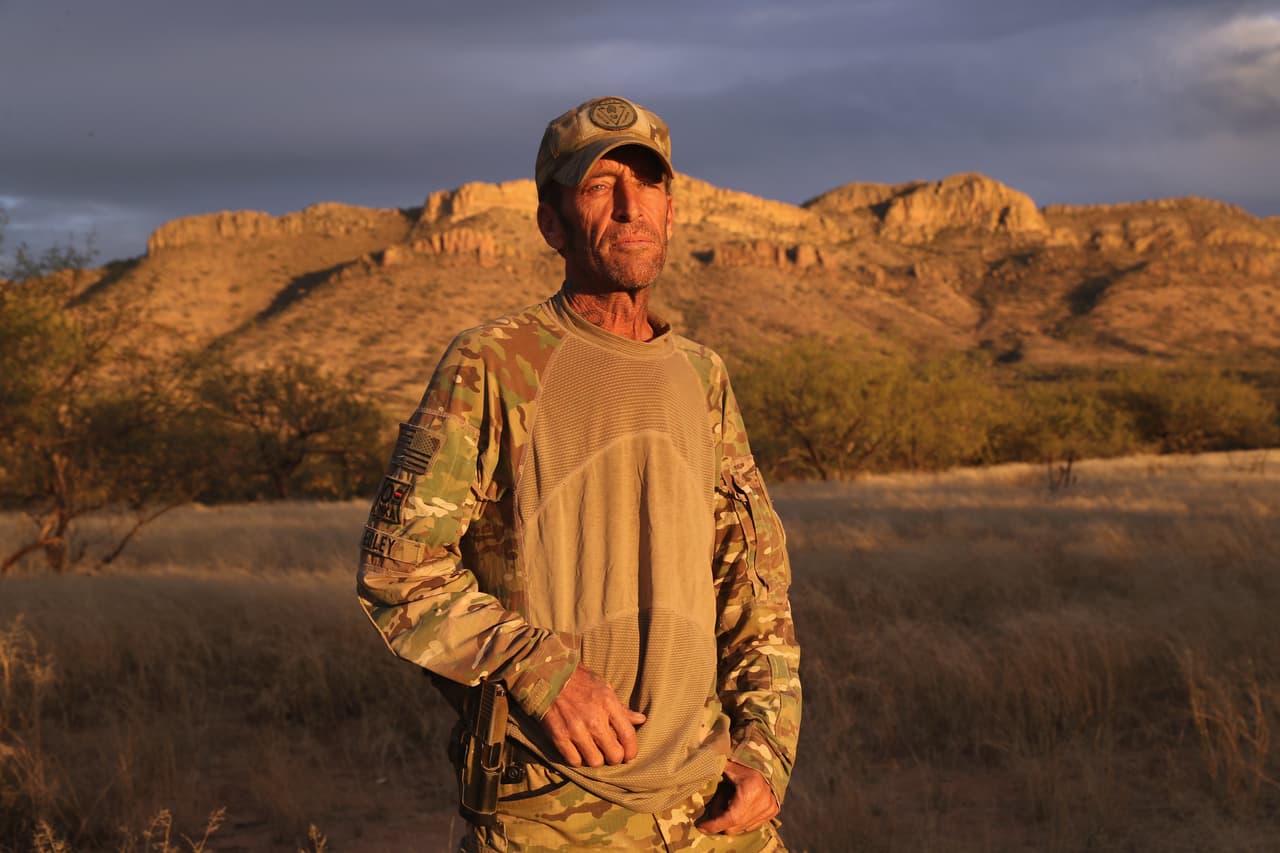 Tim Foley, director del Arizona Border Recon, dijo a Univision que está acostumbrado a que lo llamen racista y se defiende. “No es contra de una raza porque tenemos personas de 78 países diferentes cruzando la frontera.