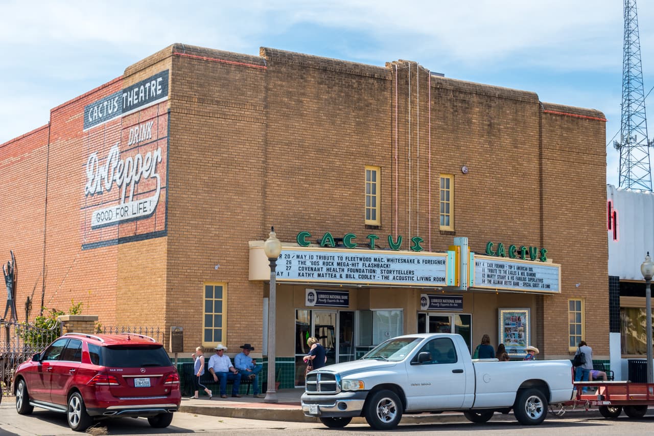 <b>Puesto 5: Lubbock, Texas. </b>9.3 crímenes violentos y 39.6 delitos contra la propiedad. En esta ciudad el 71.9% de los estudiantes se encuentran económicamente desfavorecidos, muy por encima del promedio nacional (52%). Según el estudio, el 90% de las áreas metropolitanas de este ranking están por encima del promedio nacional en esta variable.