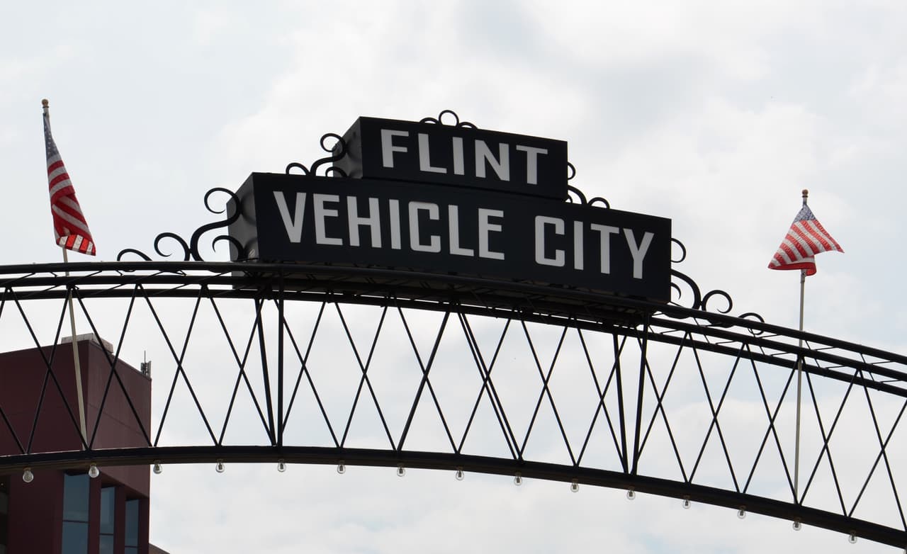 <h3 class="cms-H3-H3">16. Flint, Michigan</h3>
<br>
<br>💵 
<b>Tasa de pobreza concentrada: </b>25.6%
<br>
<br>💵 
<b>Tasa de pobreza en general: </b>18.0%
<br>
<br>💵
<b> Barrios en extrema pobreza: </b>19 de 132.
<br>
<br>💵
<b> Ingreso promedio por hogar: </b>$34,789 en barrios pobres, $72,556 en el resto.
<br>