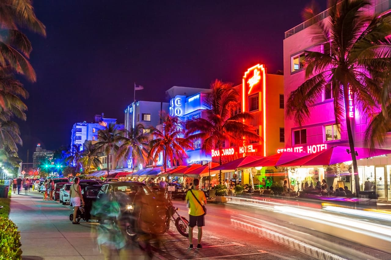 <b>Puesto 2. Florida </b>
<br>
<br>Puntos: 58.09.
<br>
<br>Entretenimiento y recreación: puesto 2.
<br>
<br>Vida nocturna: puesto 8.
<br>
<br>Los estados donde menos se gasta en servicios de recreación por cabeza son Louisiana, Alabama, Arkansas, Virginia Occidental y Mississippi.
<br>