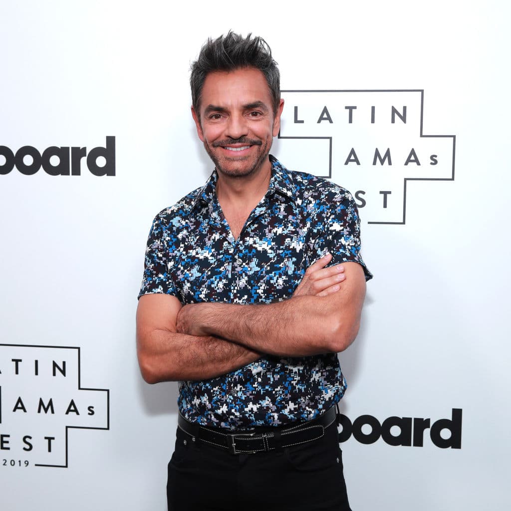 <b>Eugenio Derbez</b> 
<br>
<a href="https://www.univision.com/famosos/eugenio-derbez-victoria-ruffo-no-se-ha-sentido-escuchado-hijo-fotos">El actor mexicano</a> ha estado relacionado con diferentes mujeres a lo largo de su carrera, entre ellas están las actrices Victoria Ruffo, Dalilah Polanco y Alessandra Rosaldo. Con esta última comenzó un noviazgo en 2006 y se casaron en 2012.