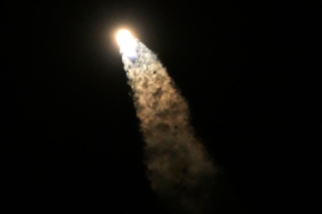 <b>Debut espacial de tres países: </b>Por primera vez, astronautas de India, Polonia y Hungría llegaron a la EEI, marcando un hito histórico tras más de 40 años sin presencia de estas naciones en el espacio.