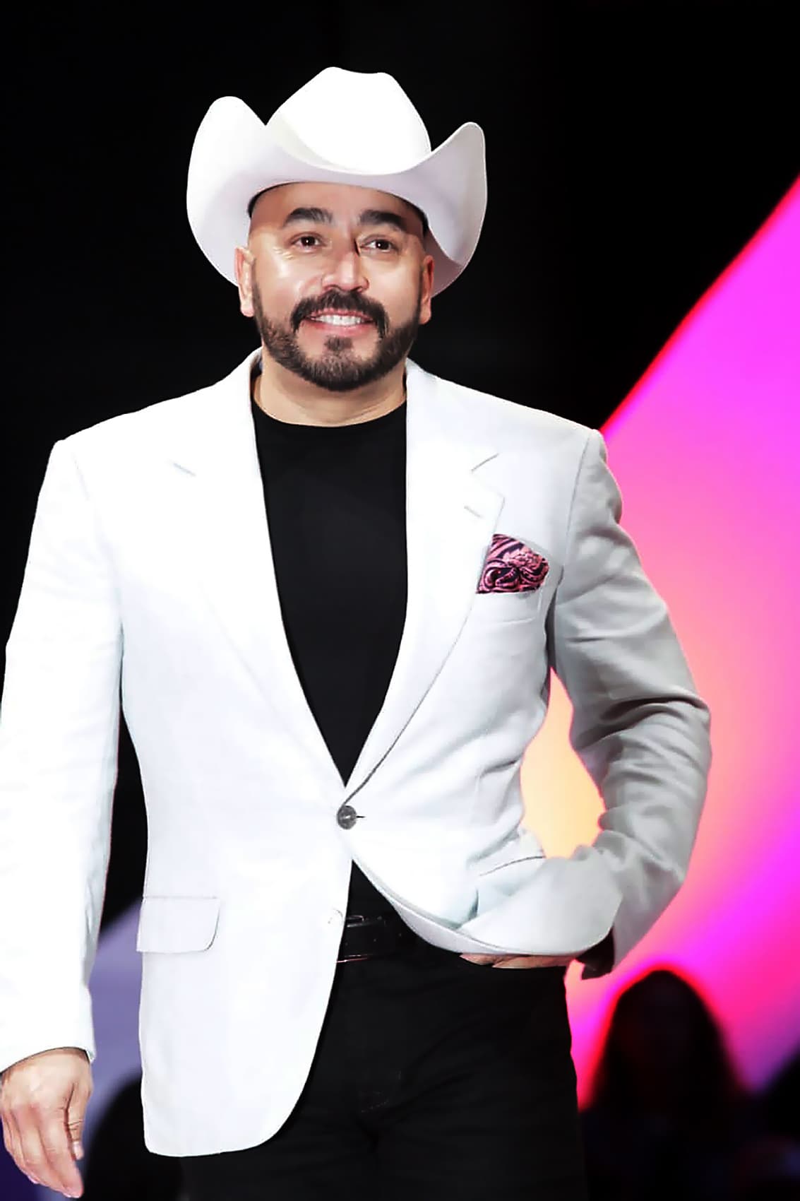“Me retó a ver si me hacía un tatuaje y, ¿por qué no? Es mi piel, mi brazo y con mucho gusto (me hice el tatuaje). Me mandó su foto estando yo en Las Vegas”, indicó.