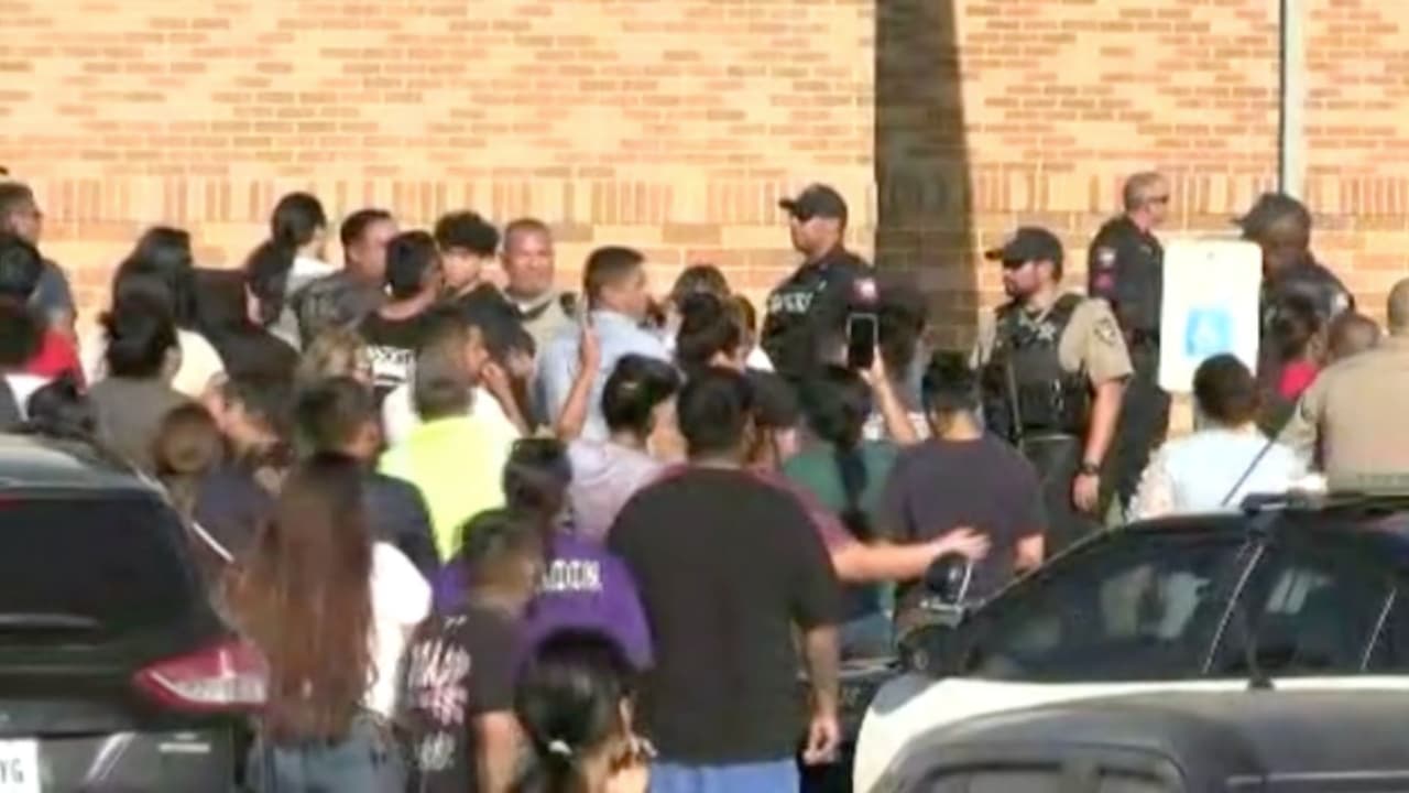 Fingieron gritos y sonidos de disparos: lo que sabemos de la llamada falsa sobre un tiroteo en una escuela de Texas
