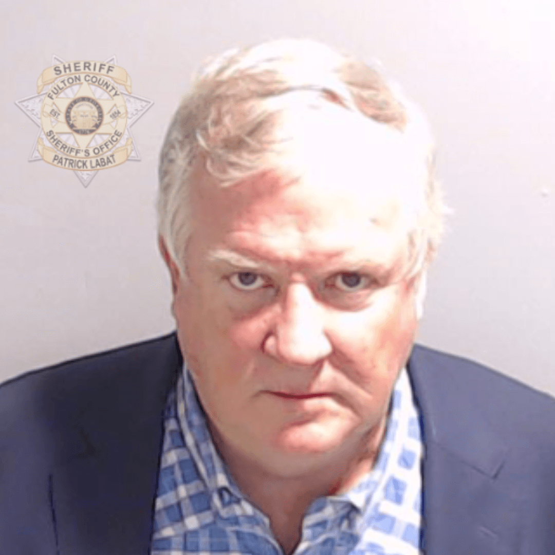 <b>Robert Cheeley</b>, presentó videoclips a legisladores de trabajadores electorales en el State Farm Arena en Atlanta y alegó que los trabajadores estaban contando los votos dos o, a veces, tres veces.