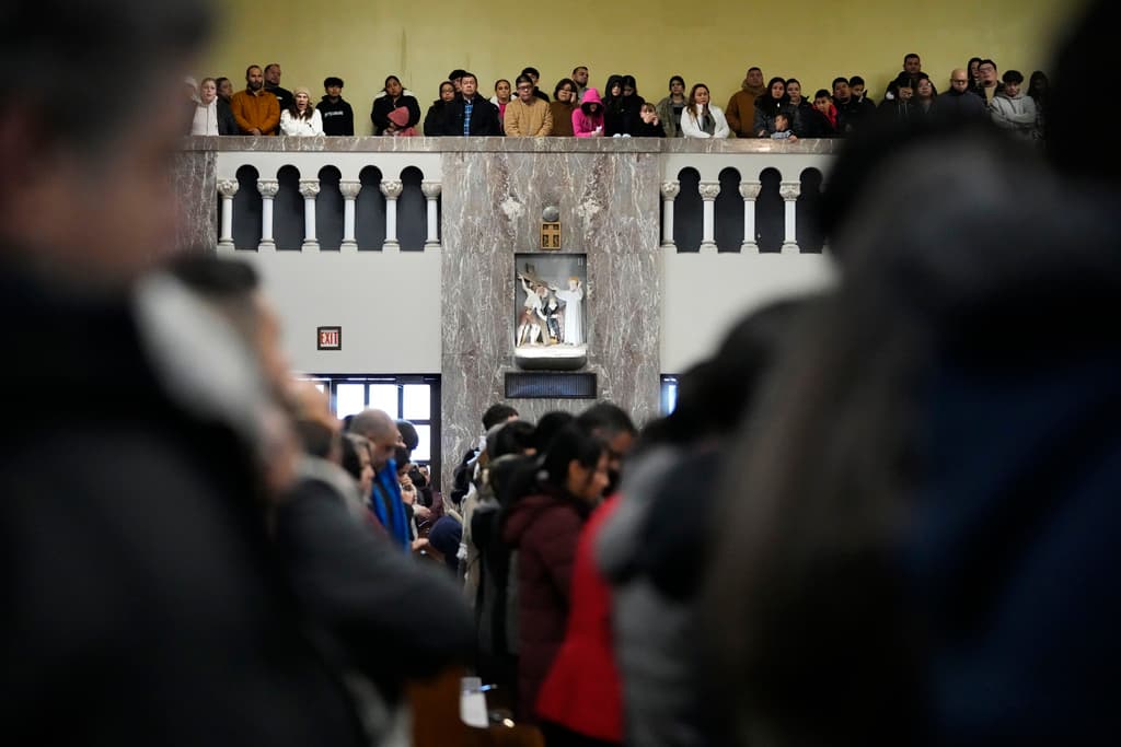Los inmigrantes de Chicago y otras ciudades se preparan para los posibles arrestos y deportaciones de Trump
