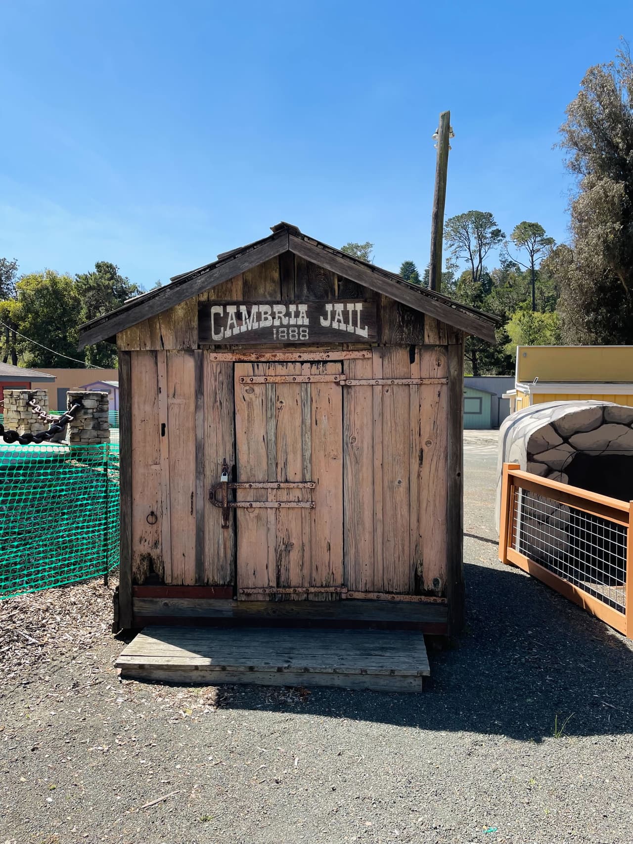 Siempre hay algo nuevo que encontrar. En este viaje puede encontar una 
<b>cárcel de Cambria, construida en 1888. </b>