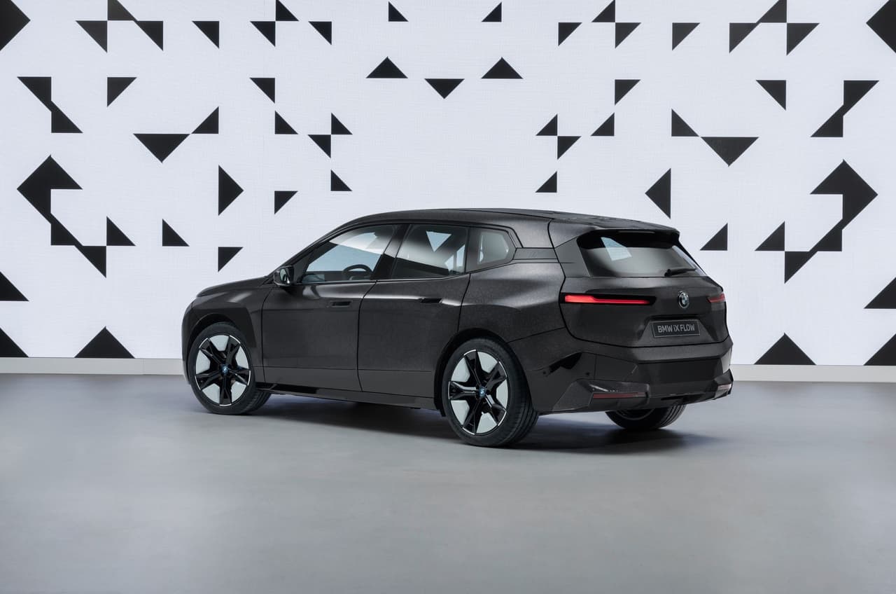 BMW iX Flow Concept
