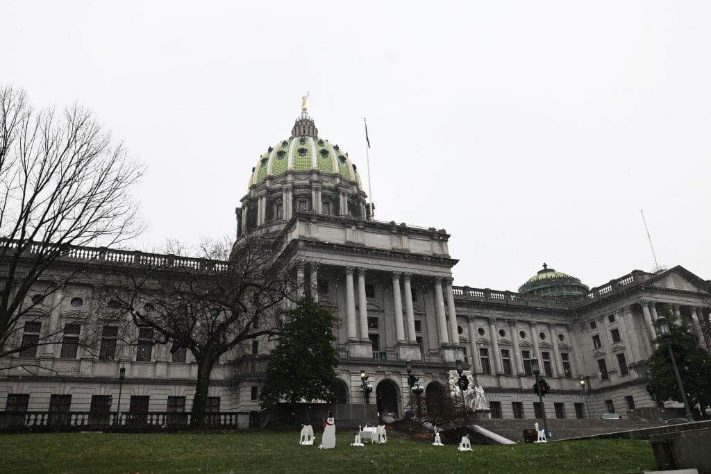 Republicanos de Pensilvania se negaron a juramentar a un senador demócrata a pesar de su victoria certificada por el estado