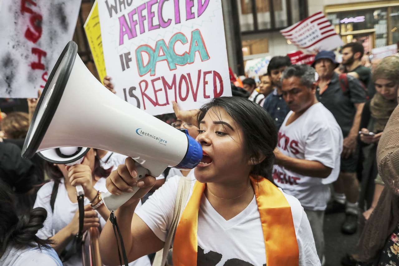 Trump enfrenta cinco demandas por la cancelación de DACA