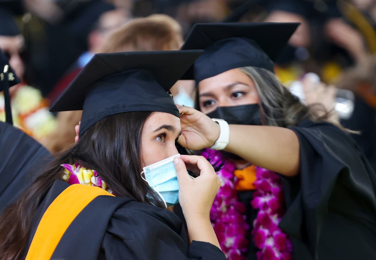 Estudiantes con visas F y M podrán seguir con clases en línea hasta el 2023