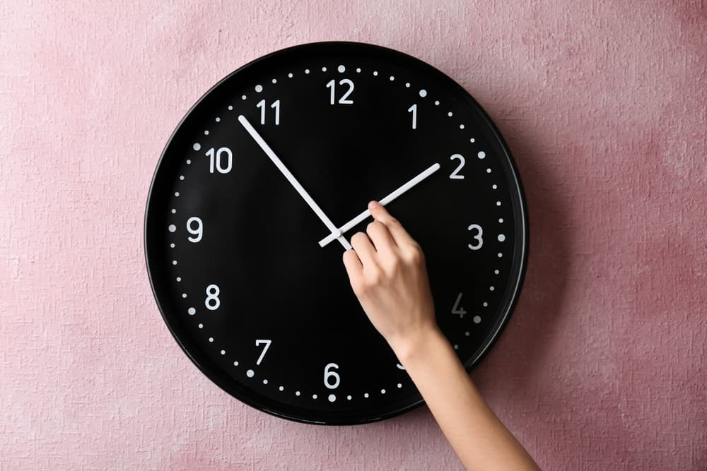 Recuerda: mañana hay que retroceder el reloj una hora. Podría ser la última vez