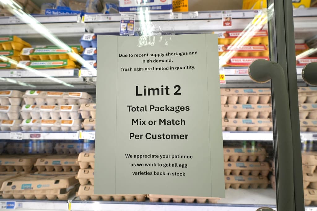 Los abastos son insuficientes para toda la nación, por lo que es común que la venta de huevos esté limitada.