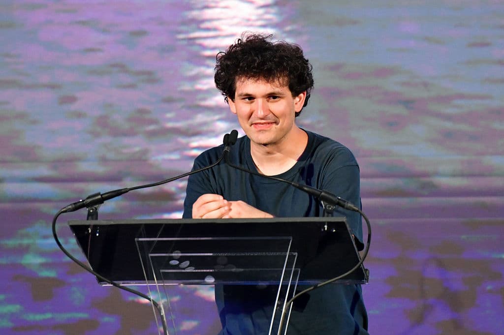 Cómo Sam Bankman-Fried, el 'rey de las criptomonedas', hizo perder su dinero a más de un millón de personas