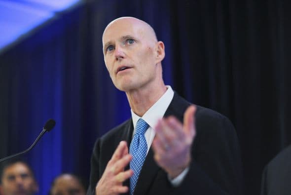 El gobernador de Florida, Rick Scott, procedió este jueves a la firma de la ley SB 92, que entrará en vigor el próximo 1 de julio y por la que se "prohíbe a las agencias del mantenimiento del orden usar 'drones' para reunir pruebas u otra información" que se quiera utilizar en un proceso judicial que se siga en este estado.
