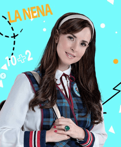 Con una larga trayectoria como conductora y actriz de telenovelas, la salvadoreña 
<b>Andrea Torre Hutt,</b> ha demostrado su talento para la comedia al dar vida a
<b> ‘La Nena’</b>, en la serie producida por Jorge Ortiz de Pinedo,
<b> Una Familia de Diez. </b>
<br>