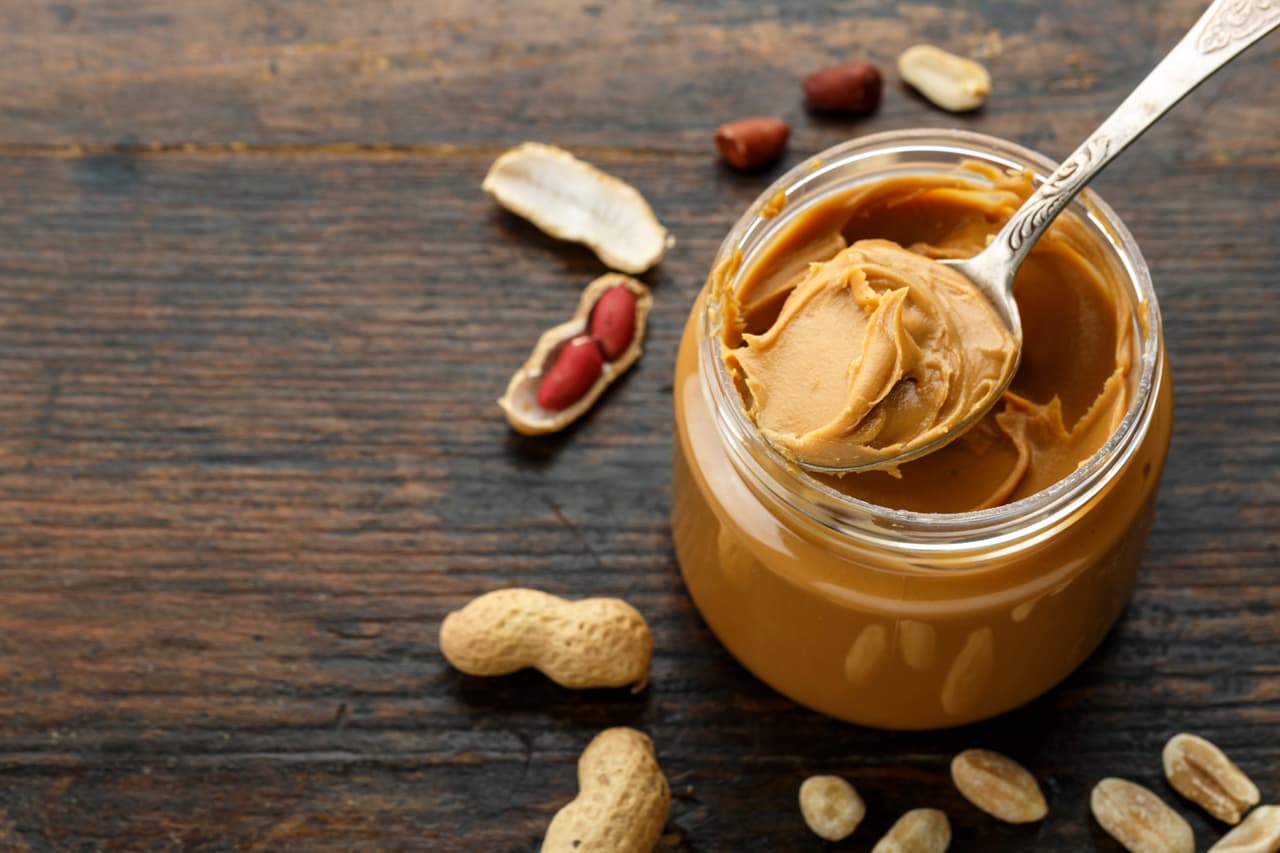 <b>Puesto 8. Mantequilla de maní, con un avance del 7.9%</b> entre febrero y junio de 2020.
<br>
<br>Hasta principios de 2020, el precio de este producto había estado disminuyendo durante siete años. Pero al ser un producto no perecedero su demanda ha aumentado durante la pandemia.
<br>