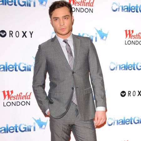 Otro actor envuelto en el escándalo por sus conductas sexuales es el inglés Ed Westwick, quien ha sido acusado por varias mujeres de abuso sexual.