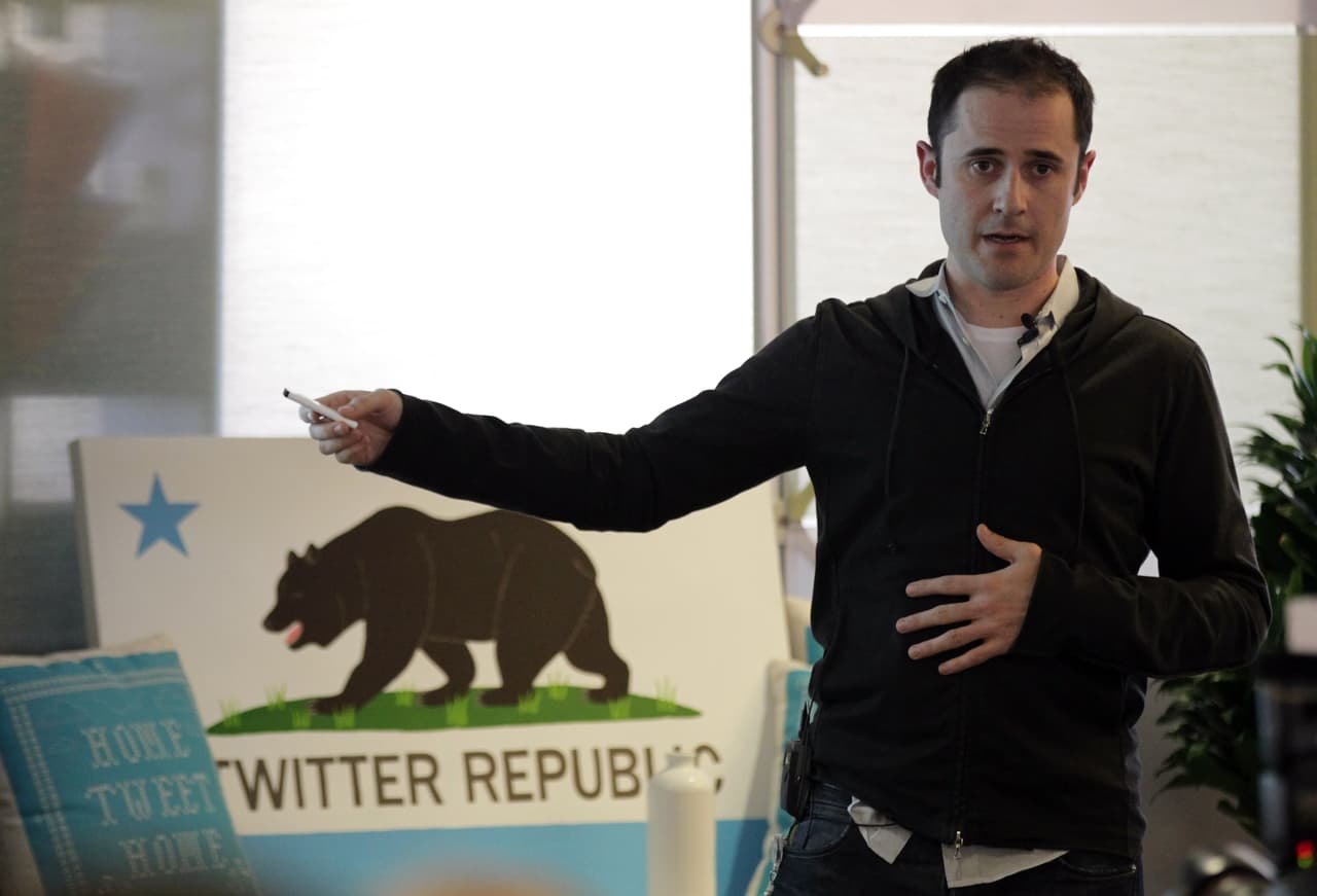 <b>Puesto 7. Evan Williams. </b>El programador de computadoras y empresario es cofundador de Twitter. Asistió a la Universidad de Nebraska y la dejó antes de graduarse, pero esto no le impidió crear la aplicación Blogger, comprada por Google en 2003. Luego vendría su aventura con Twitter. Tiene un patrimonio neto estimado de 2.4 mil millones de dólares.
<br>