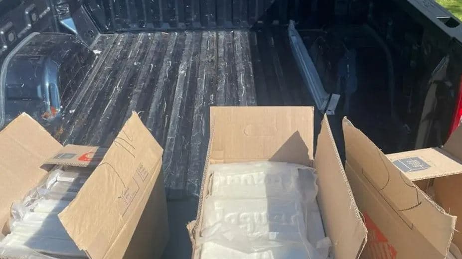 La incautación histórica fue posible gracias a la División de Campo de Los Ángeles de la DEA, la Iniciativa de la Frontera Suroeste y el Departamento de Policía de Fontana.
<br>
<br>Los investigadores federales y locales habían estado investigando una organización narcotraficante que creen que estaba vinculada al Cartel de Sinaloa. En la investigación, las autoridades identificaron una casa en Norco donde se almacenaba la droga.
<br>