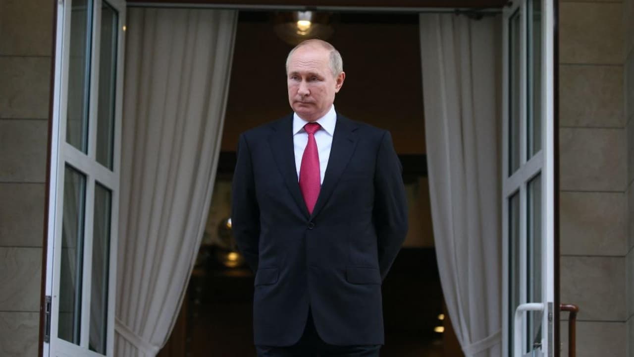 Video: El presidente ruso Vladimir Putin culpa a Estados Unidos y a la OTAN de querer llevar a su nación a un conflicto armado por Ucrania y aseguró estar dispuesto a continuar las negociaciones al tiempo que sigue desplegando miles de tropas a la frontera ucraniana.