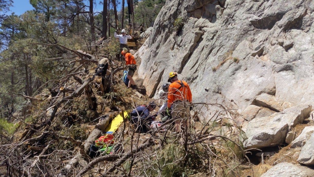 Un excursionista cayó en Mt Lemmon y sufrió varias heridas.