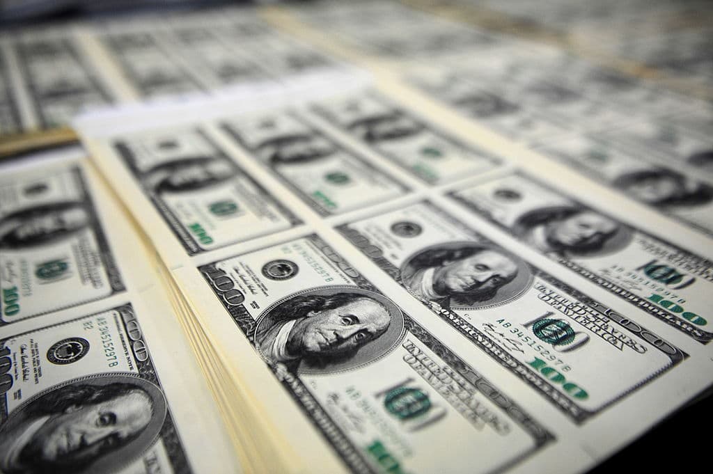 La 
<a href="https://www.irs.gov/es/credits-deductions/advance-child-tax-credit-payments-in-2021" target="_blank">págin web del IRS</a> cuenta con varias herramientas para: administrar los pagos, pedir el crédito tributario si no tuvo que hacer una declaración de impuestos y 
<a href="https://www.univision.com/noticias/dinero/calcular-credito-tributario-por-hijos-irs-child-tax-credit-2021">verificar si es elegible para el pago adelantado.</a>
