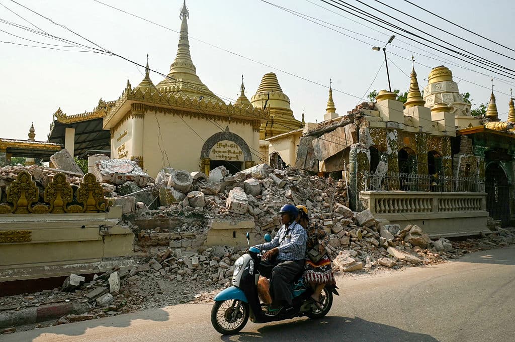La devastación del terremoto lleva a junta militar de Myanmar a declarar un alto el fuego: el balance de muertos supera los 3,000