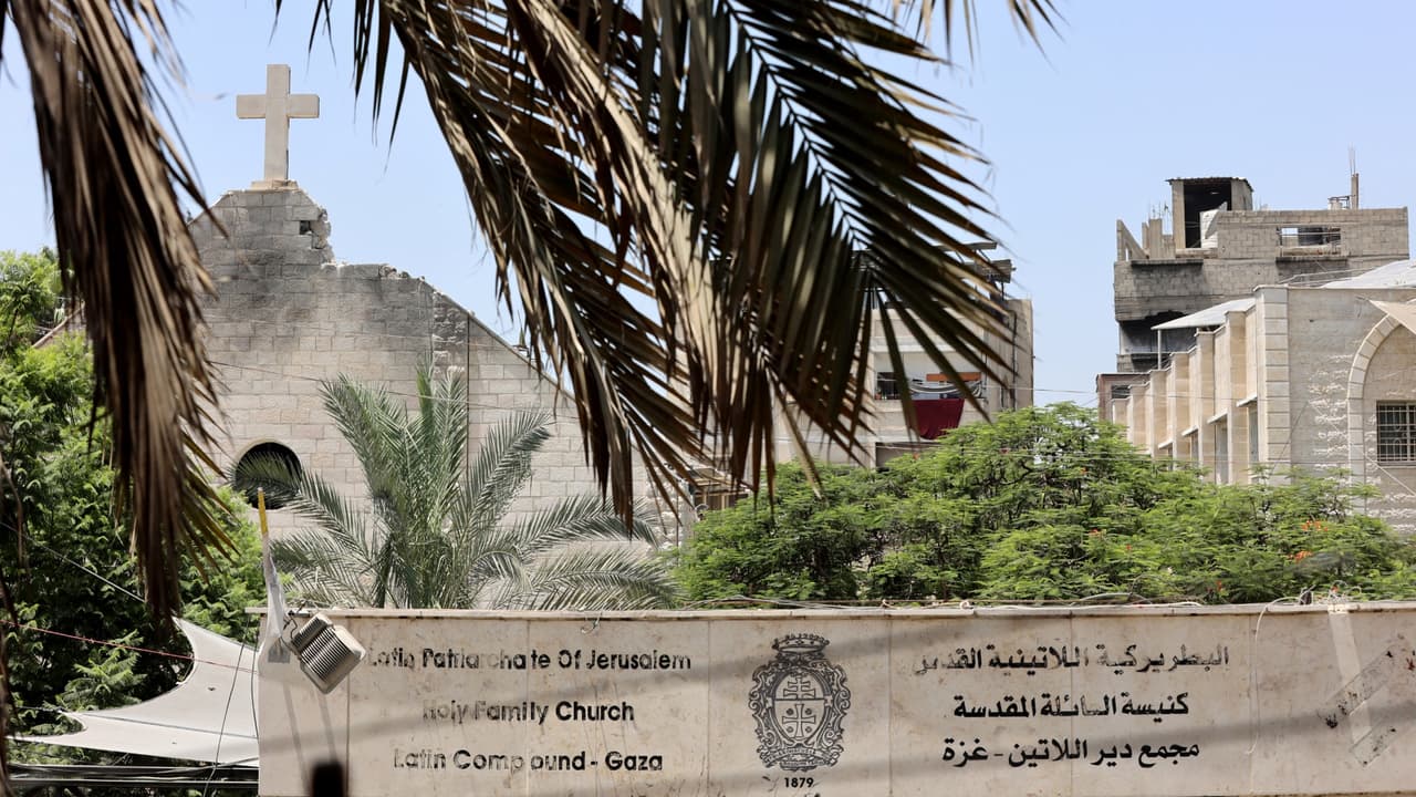 Israel bombardea la única iglesia católica en Gaza: hay al menos dos muertos y decenas de heridos