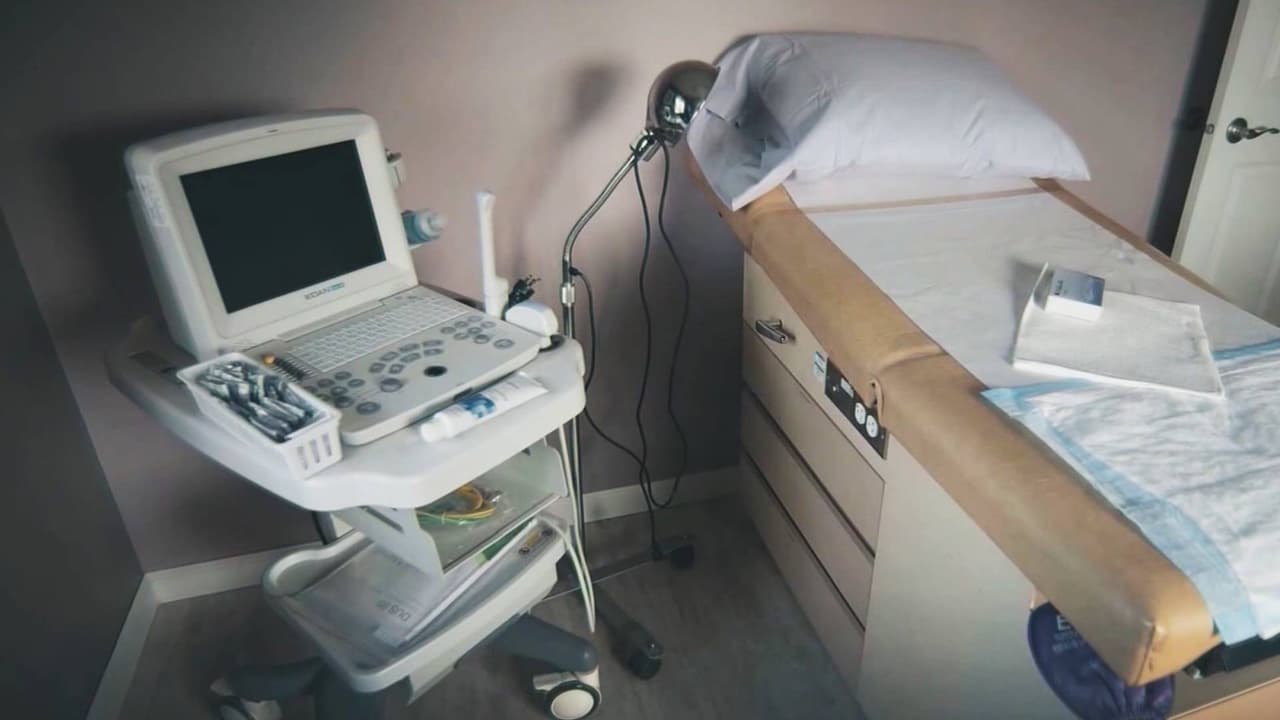Algunas personas tienen dudas sobre en qué estados será ilegal abortar. El abogado Haím Vásquez explicó que en el caso de Texas "en 30 días una nueva norma tomaría lugar, pero puede ser que desde hoy sea ilegal porque ya habían otras leyes". De esta forma solo se permitiría el aborto si la madre tiene peligro de muerte o herida de extrema gravedad.