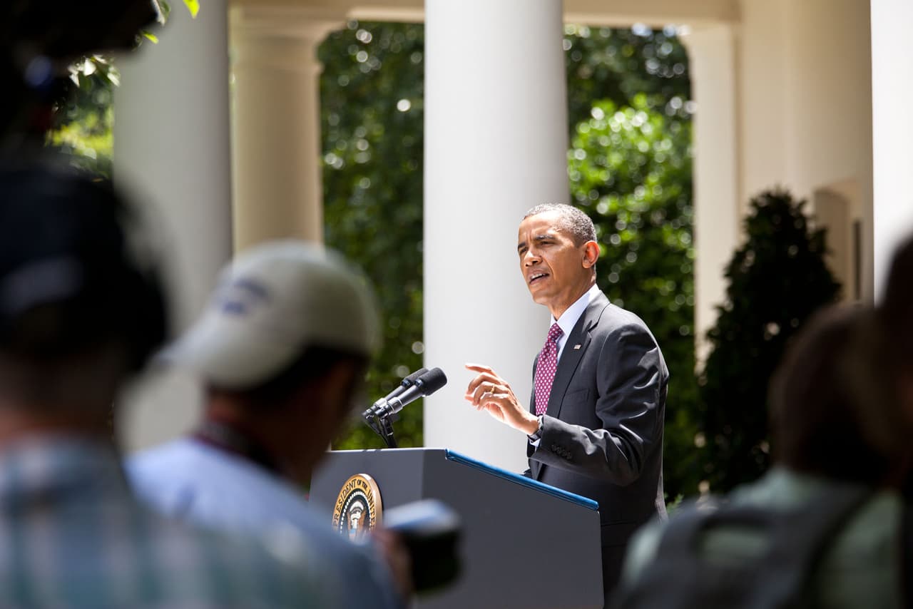 <b>2012 | </b>Tras la inacción del Congreso y a las puertas de una campaña electoral a la que llegaba con su promesa de reforma migratoria incumplida, el gobierno de Barack Obama
<b> </b>anunció DACA, la orden ejecutiva que iba a proteger de la deportación a centenares de miles de jóvenes y les iba a otorgar permiso de trabajo temporal. "Se criaron como estadounidenses y se sienten parte del país", argumentó.