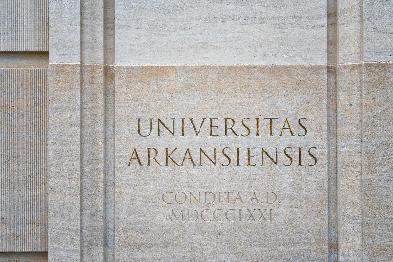 <b>Arkansas:</b> Este estado del sur del país permite a los estudiantes de DACA optar por las tarifas de inscripción estatales desde el 1º de julio de este año. Para ello, deben haber vivido en Arkansas durante los últimos tres años o haber recibido un diploma de culminación de la secundaria en alguna preparatoria pública o privada del estado.