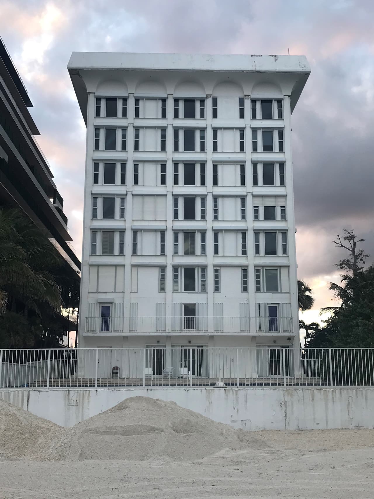 Edificio donde se ubica el apartamento vendido por Gertz.
