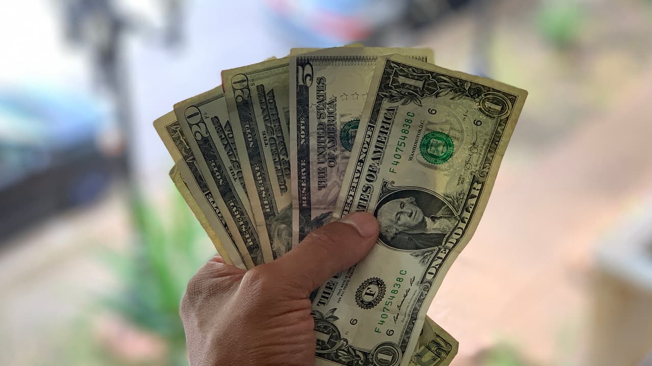 El dinero podrá ser usado para pagar la renta, comprar medicamentos, esos fondos van directamente a la gente que aplicó y calificó. 
<br>