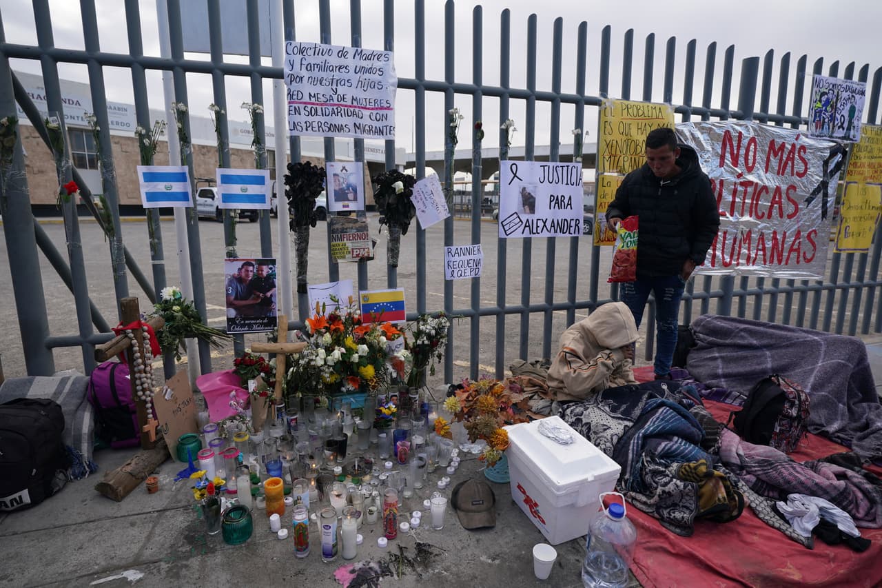 Anuncian indemnización a familiares de víctimas del incendio en el centro de detención de Ciudad Juárez 
