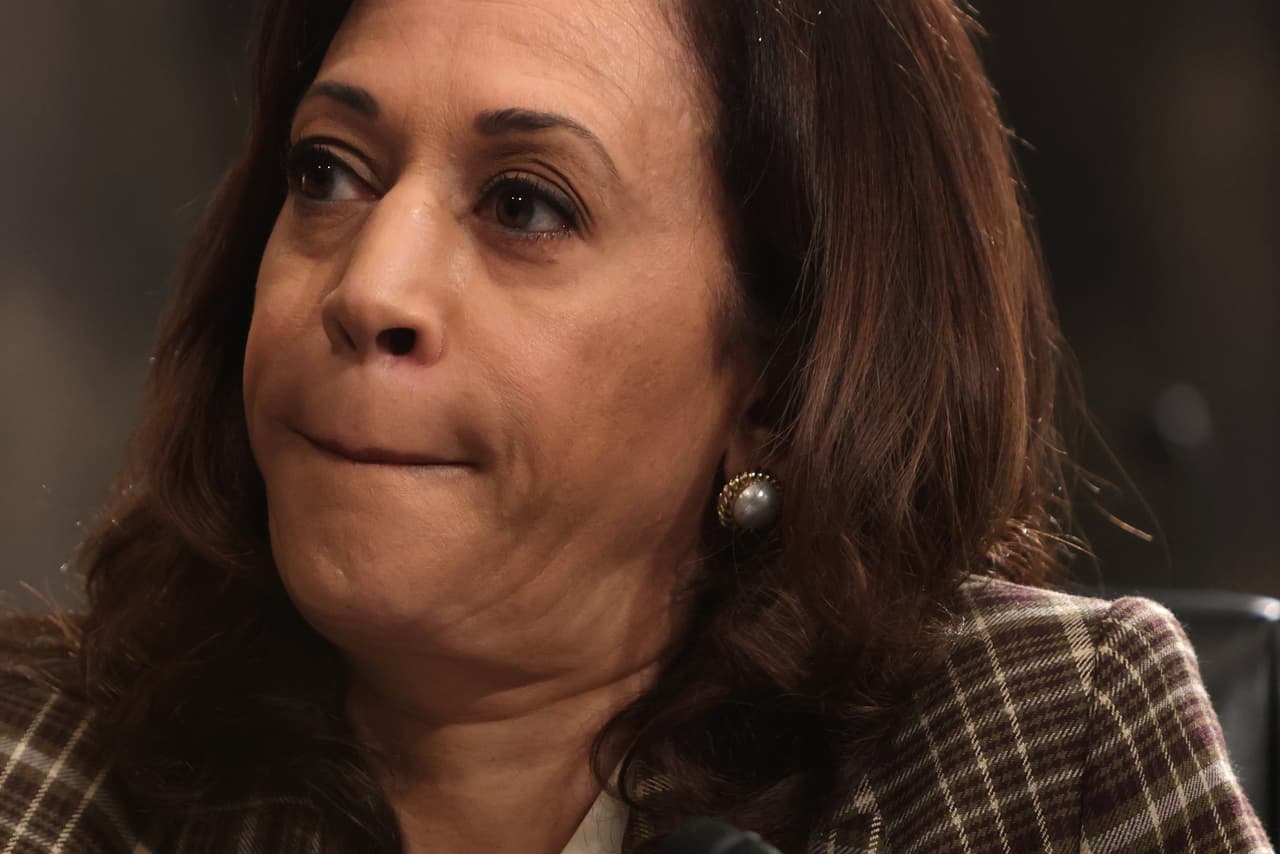 En Orange algunos recuerdan (y critican) la actuación de Kamala Harris en la peor masacre de la historia del condado 