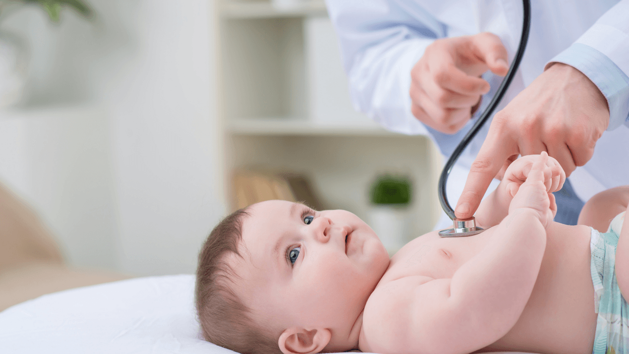 <b>Pediatras</b>
<br>Ingresos anuales promedio: $215,780
<br>Trabajadores en esta área: 1,060