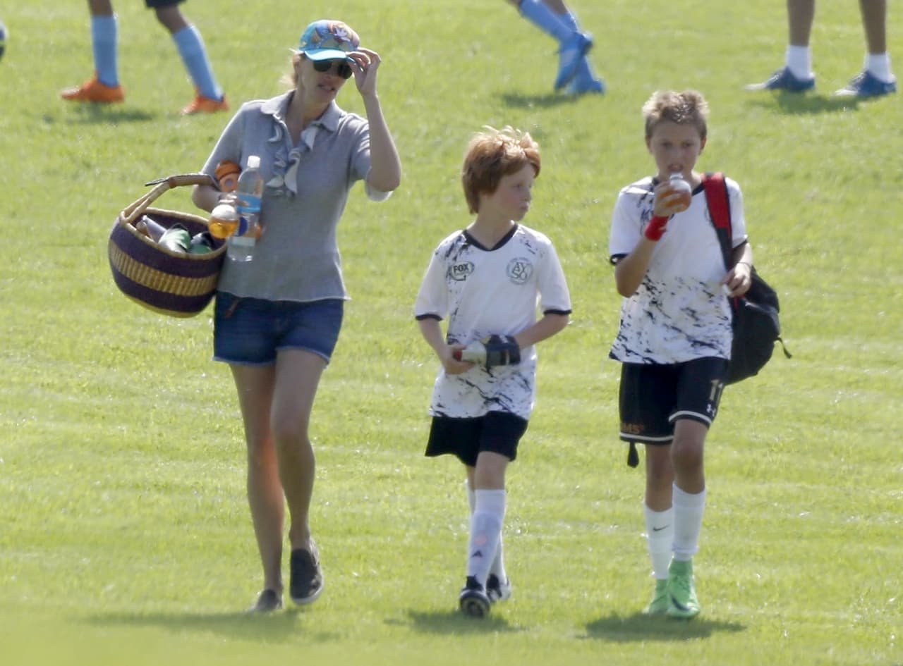 Al ser una de las actrices más cotizadas de Hollywood, no es de extrañarse que 
<b>Julia Roberts </b>también contrate a niñeras para atender a sus tres hijos.