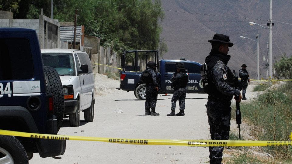 Uno de sus enemigos más fuertes es el Cartel de Sinaloa, contra el cual disputa la ciudad fronteriza de Tijuana, una de las principales vías de acceso hacia EEUU para los contrabandistas de droga.