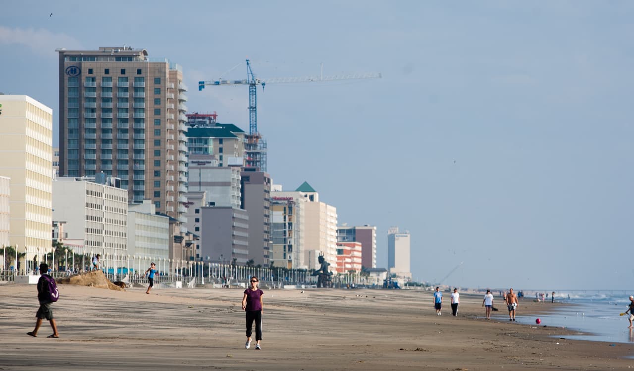 <b> 37.</b> 
<b>Virginia Beach, Virginia.- </b> En el puesto 37 de la lista encontramos esta ciudad con el mismo nombre del estado al que pertenece la cual sumó un total de 56.17 puntso, de los 100 a considerar, de los mejores lugares para conseguir un nuevo empleo.