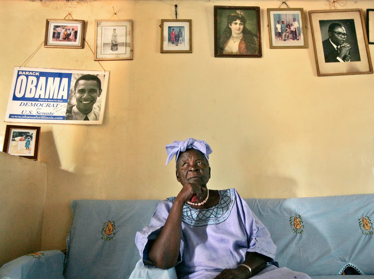 Sarah Obama fue la segunda esposa del abuelo del presidente Obama y ayudó a criar a su padre, Barack Obama Sr. La familia es parte del grupo étnico luo de Kenia.