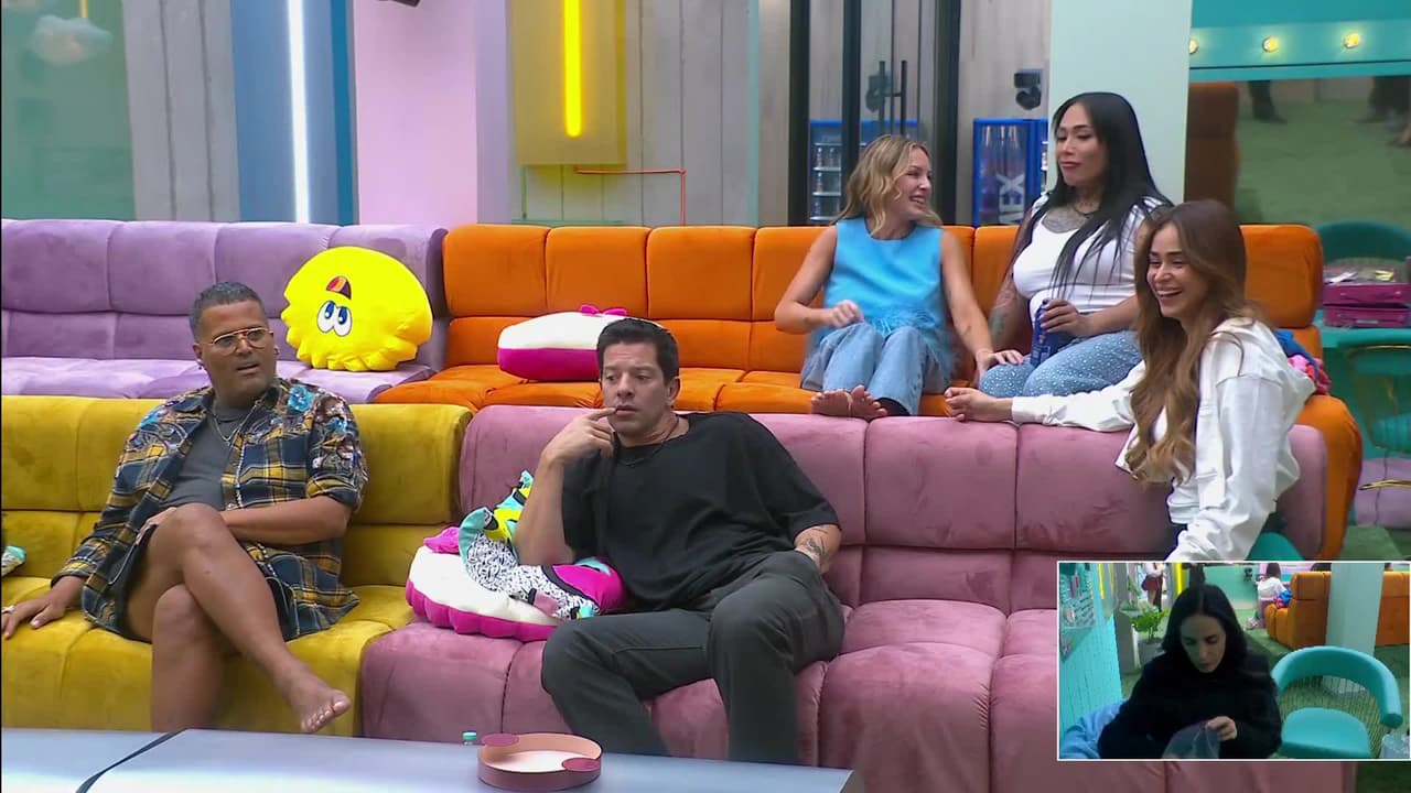 Aldo Rendón se pone estricto con los looks de sus compañeros