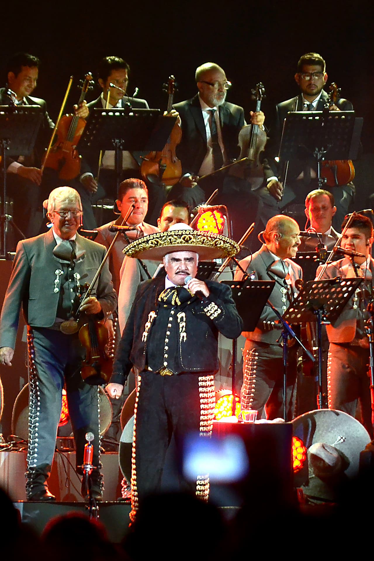 Y es admirador del cantante Vicente Fernández.